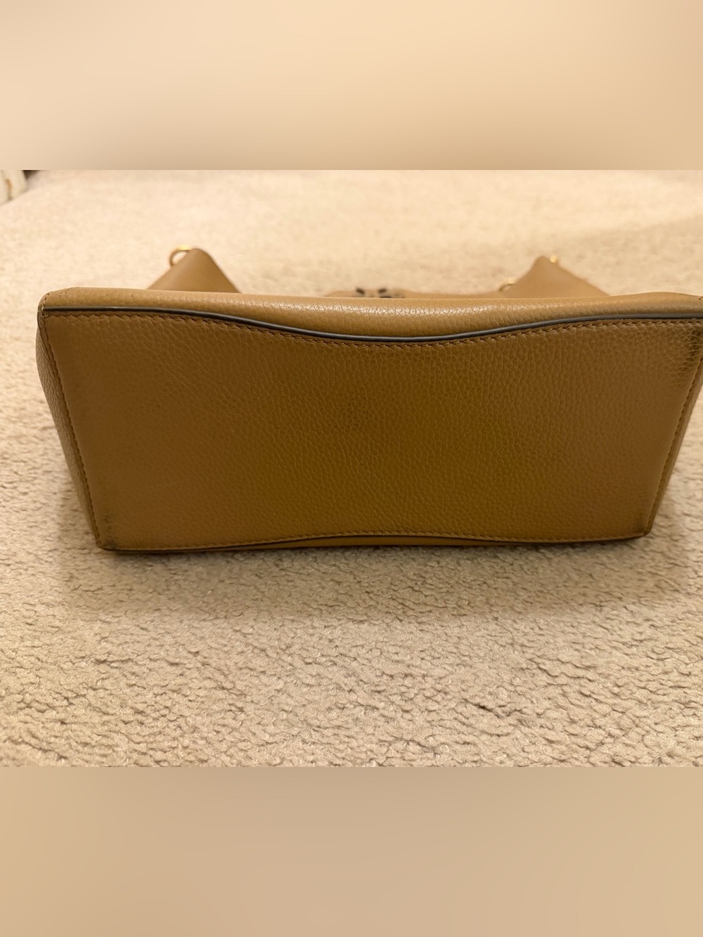 EUC Tory Burch 
McGraw Bucket Bag - Picture 4 of 4